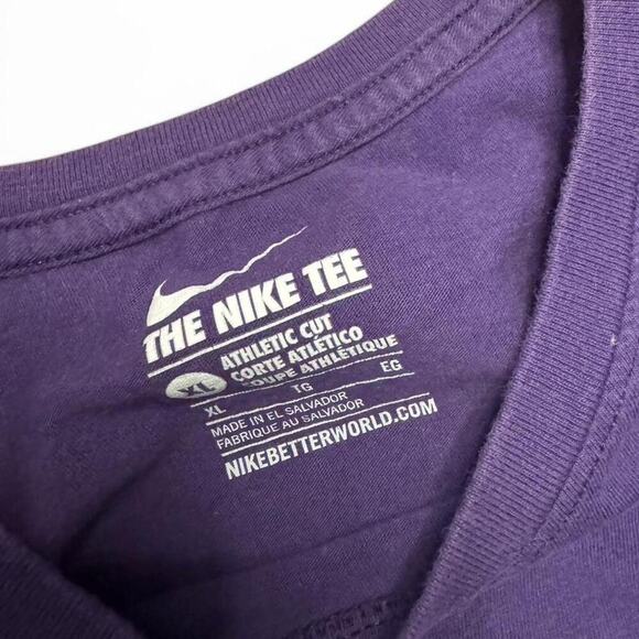 Nike purple and white t shirt - Picture 2 of 2